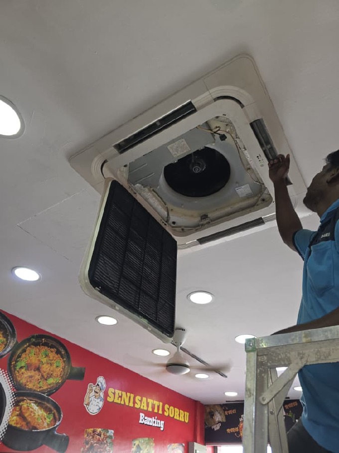 Cooling tower maintenance by Mavis Eco Cool at a Subang factory, Selangor